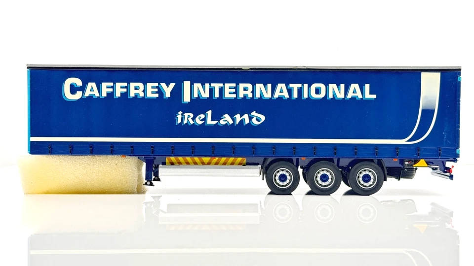 UNIVERSAL HOBBIES 1/50 - CAFFREY INTERNATIONAL IRELAND TRAILER ONLY - BOXED - Image 3 of 4