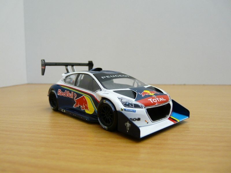 Peugeot 208 T16 Pikes Peak 2013 Loeb miniature 1/43 en résine de collection