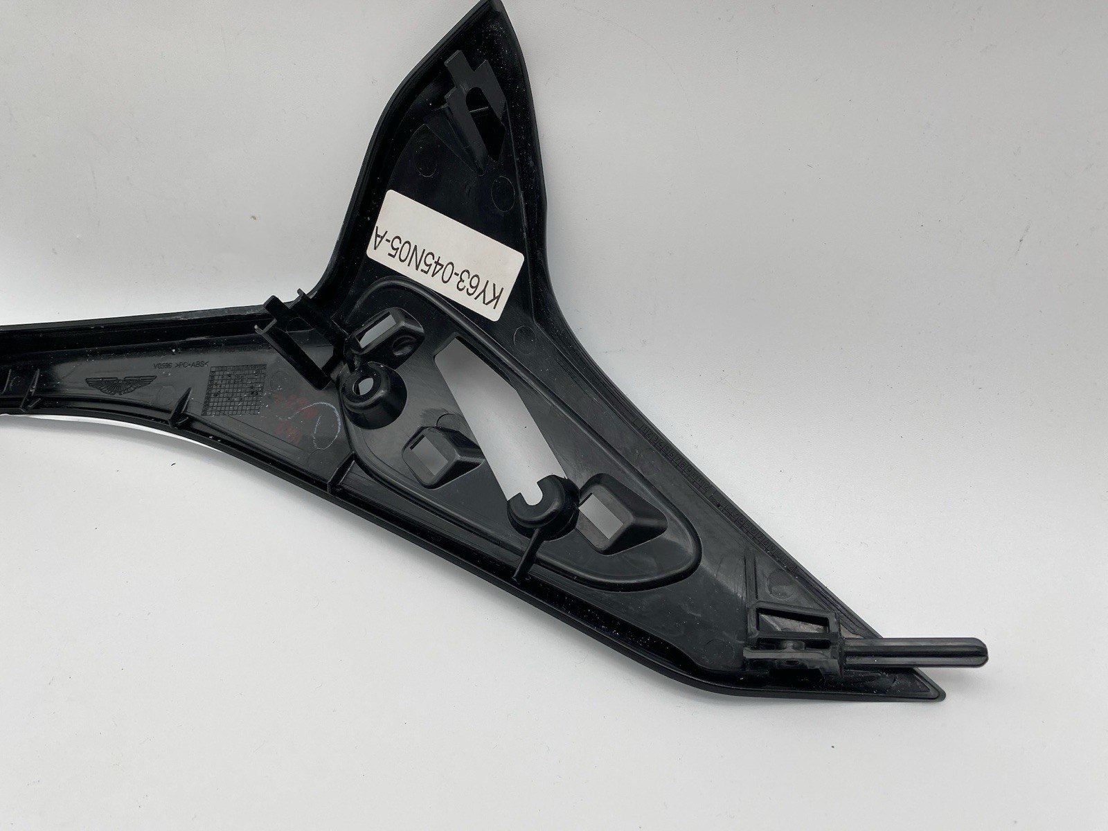 2019-2023 ASTON MARTIN VANTAGE DRIVER SIDE CENTER CONSOLE TRIM PANEL BLACK GLOSS