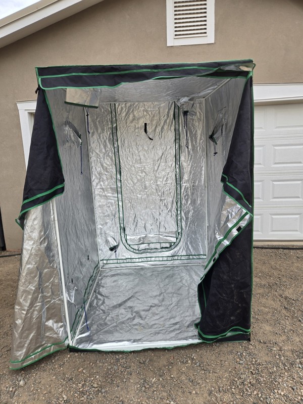 Two Grow Tents Three 6" Lights  6 " Fan And Ballast Blazer Reflector Sun Systems
