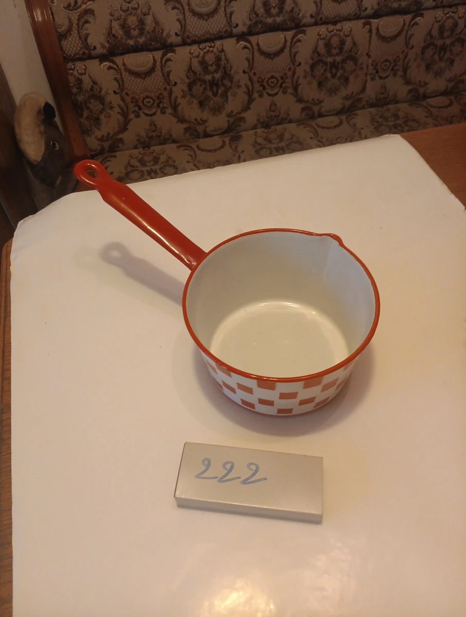 ANCIENNE CASSEROLE EMAILLÉE Signée LUC et Cie Numéro 16 EUR 15,00