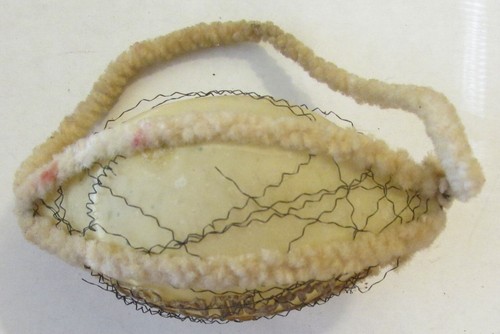 1890s Wire Wrapped Oval Glass ornament Gold Dresden A Merry Christmas Chenille - Picture 3 of 7
