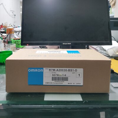 1PC New in box Omron servo motor R7M-A20030-BS1-D 