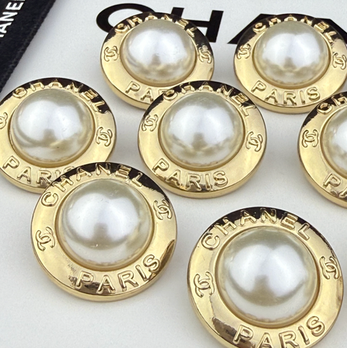 10 CHANEL PARIS BUTTONS GOLD WITH WHITE PEARL METAL 22MM VINTAGE - Picture 3 of 9