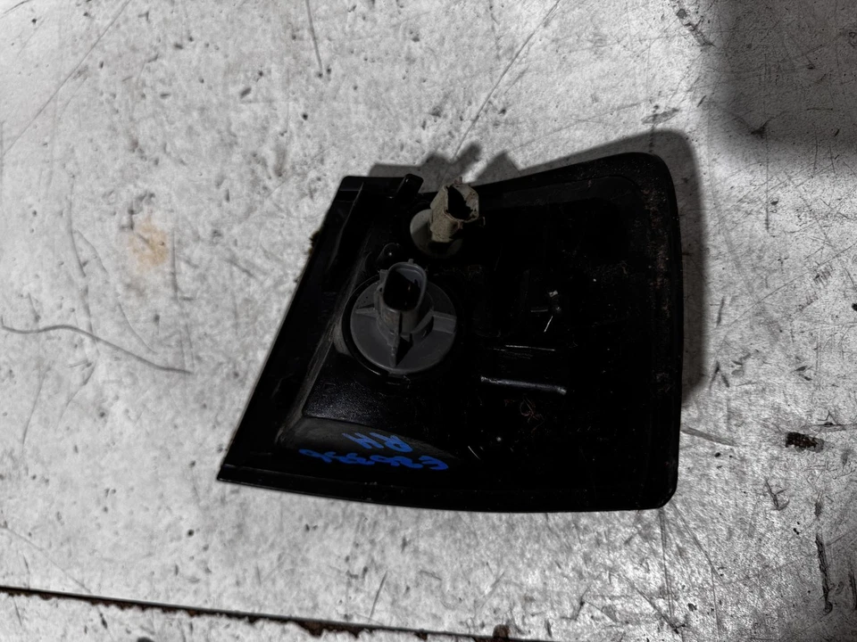 Mazda 121 Right Corner Light DW 11/1996-03/2000 - image 3 of 4