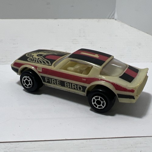 Matchbox MB16 Glo Racers 1982 Pontiac Firebird Night Bird Glow in Dark Lesney - Picture 7 of 16