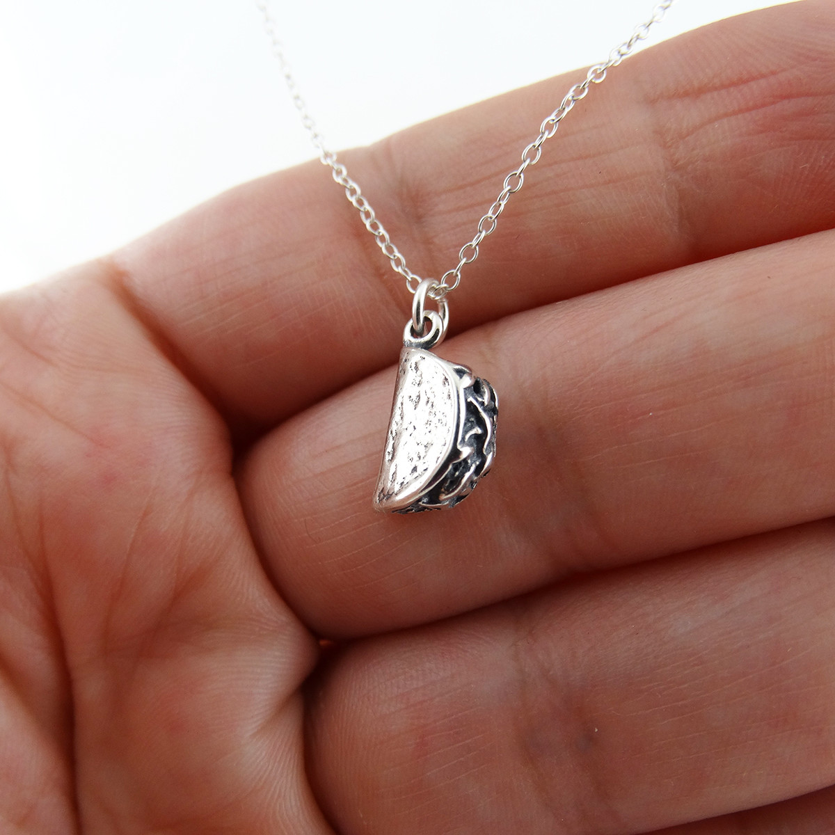 アクセサリー Vintage Mexican silver necklace charm Vintage Mexico 925 Sterling Silver Signed Monroy Aztec