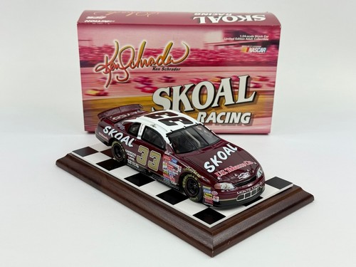 KEN SCHRADER 1999 #33 Red Skoal Racing Chevy Monte Carlo 1/24 Action DieCast Car - Picture 3 of 9