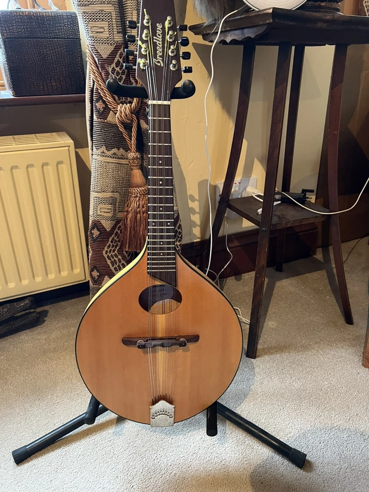 Breedlove Crossover 00 NAT Mandolin Rare Great Condition Thomastik Strings - Image 4 of 4