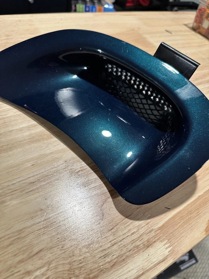 Montego 蓝色马自达 FDY2-50-92XB 1993 - 2002 RX-7 挡泥板通风口左侧正品  — 第 3/3 张图片