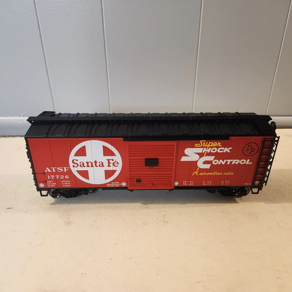 Atlas O 2001297-2 Trainman 40' Sliding Door Boxcar "Santa Fe" w/ 8' Door 2-Rail - Image 2 of 4