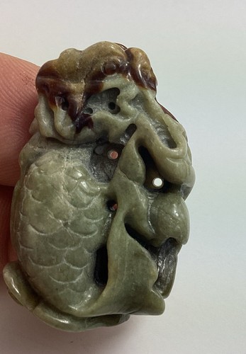 Green Jadeite Fish Pendant - Picture 5 of 7
