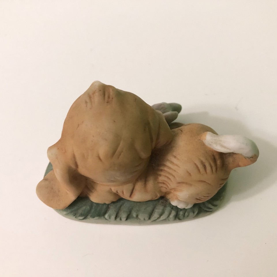 Vintage Puppy Dog and Mouse Ceramic Figurine Made in Taiwan 2.5 Inch