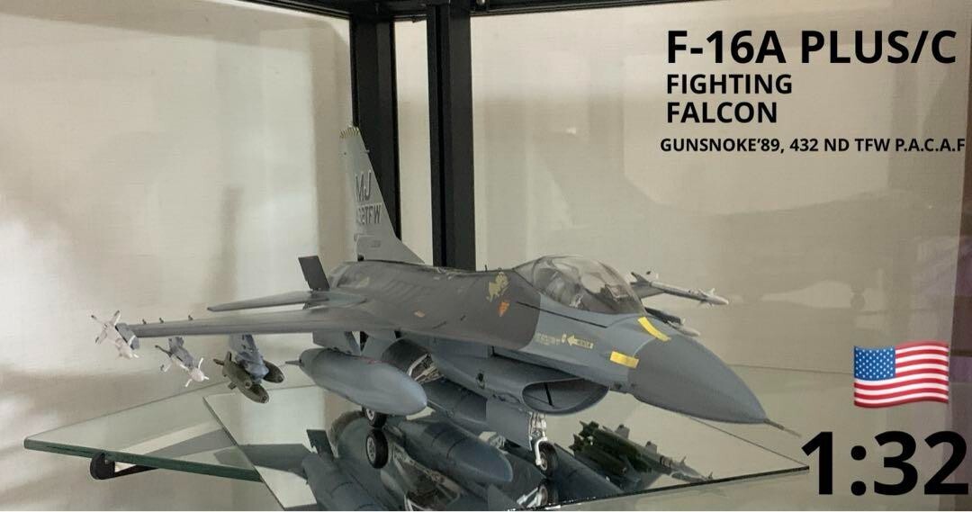 ハセガワ1/32 F-16Aファイティングファルコン F-16A プラス ファイティング ファルコン | 株式会社 ハセガワ