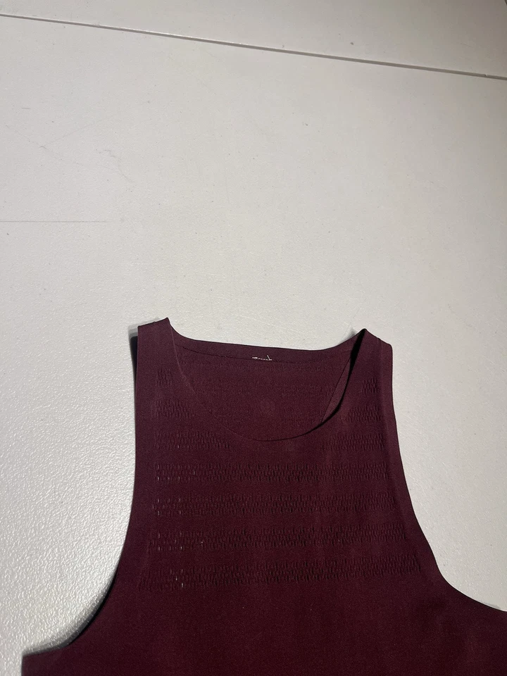 Camiseta sin mangas Lululemon para mujer 4 Reveal color rojo adobe oscuro malla ventilada gimnasio yoga Foto 4 de 4