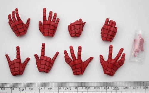 Hot Toys 1/6 Scale MMS679 Spider-Man (New Red and Blue Suit) Hands set