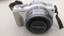 Kit fotocamera mirrorless Panasonic DMC-GF5 con obiettivo 12-32mm usato dal Giappone