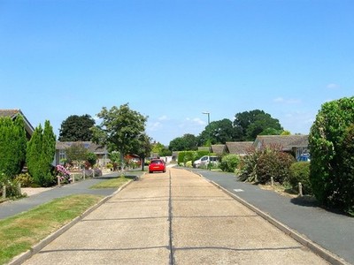 Foto 6x4 Furners Mead, Henfield Nep Stadt Die Ostseite eines kleinen Est c2017