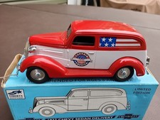Liberty classics bank 1/25 Captain America 1937 Chevy Sedan Delivery 1993