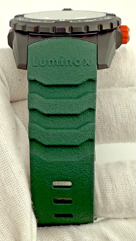 Luminox XB.3735 | Bear Grylls Mountain Watch | 20ATM WR | FULL SET | UNWORN - Image 4 of 4