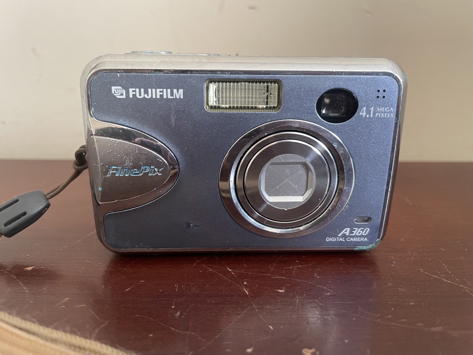 Fujifilm FinePix A360 4.1MP Digital Camera for Parts or Repair