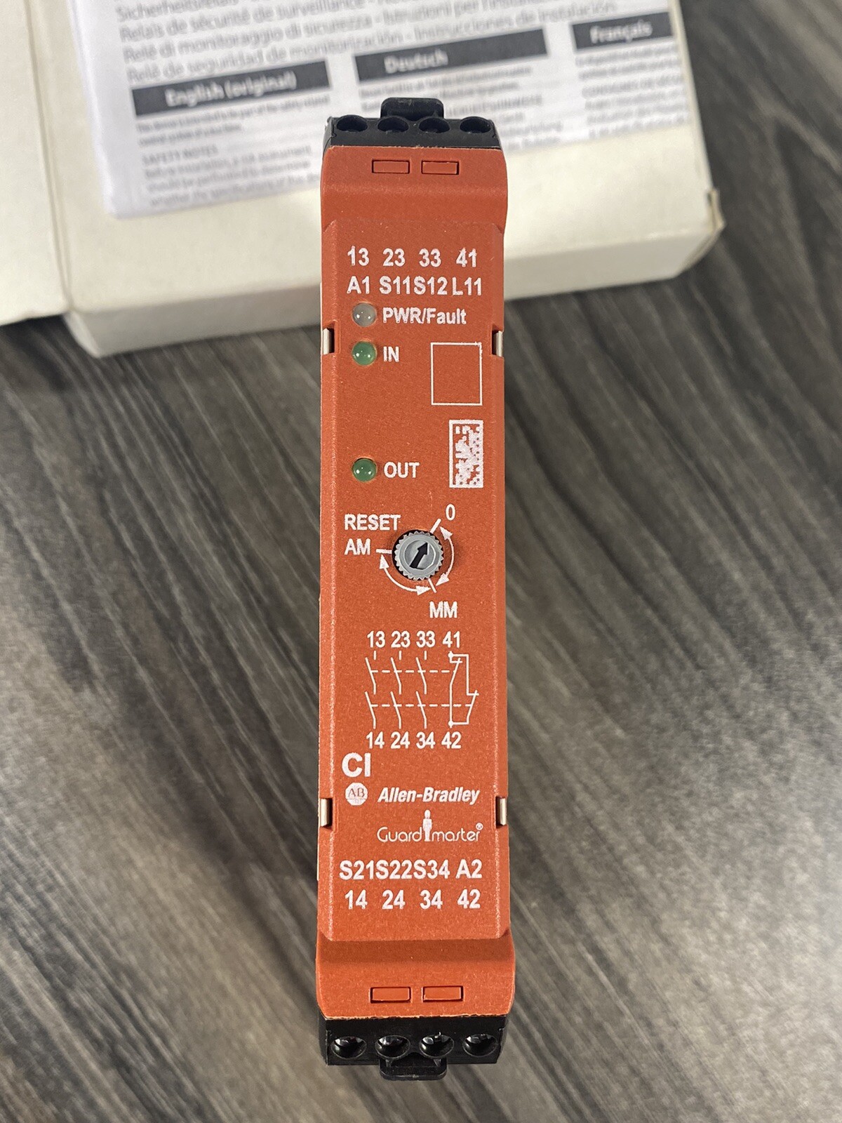 New Allen Bradley Guardmaster 440R-S13R2 Ser A Monitoring Safety Relay - USA