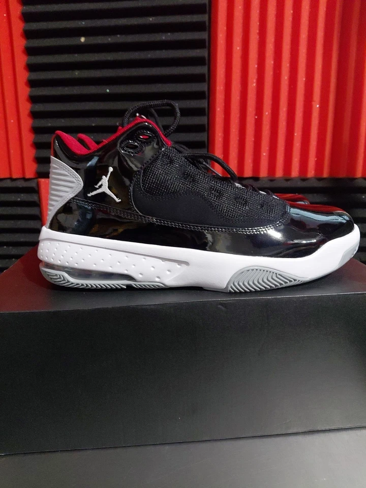 Cimento preto tamanho 8 - Air Jordan Max Aura 2 - Imagem 4 de 4
