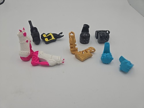 Monster High Puppenschuhe --- 5 Paar!!!