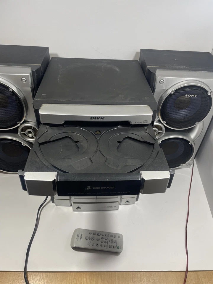 Sony MHC HCD-RG270 HiFi System Music 3 CD MP3 Cassette Tape Stereo + Speakers - Image 4 of 4