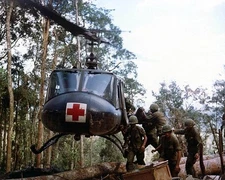 BELL UH-1 HUEY HELICOPTER MEDICAL EVACUATION VIETNAM PHOTOGRAPH PHOTO PRINT