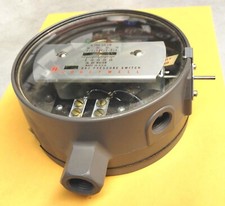 New Honeywell C437D-1005-2 Pressure Switch C437D1005 C437D-H