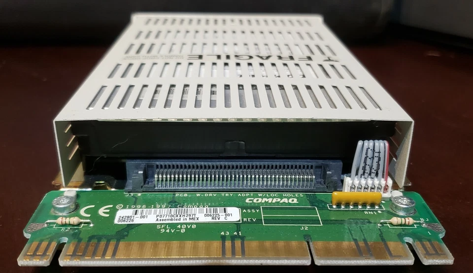 NEW 313715-001 HP Compaq 9.1GB Wide-UltraSCSI Hotswap Drive in Tray - Image 2 of 3