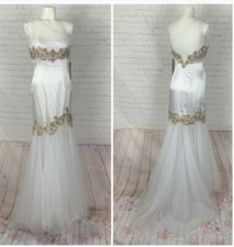 Sherri Hill Women's Ivory One Shoulder Formal Evening Gown Dress Size 2