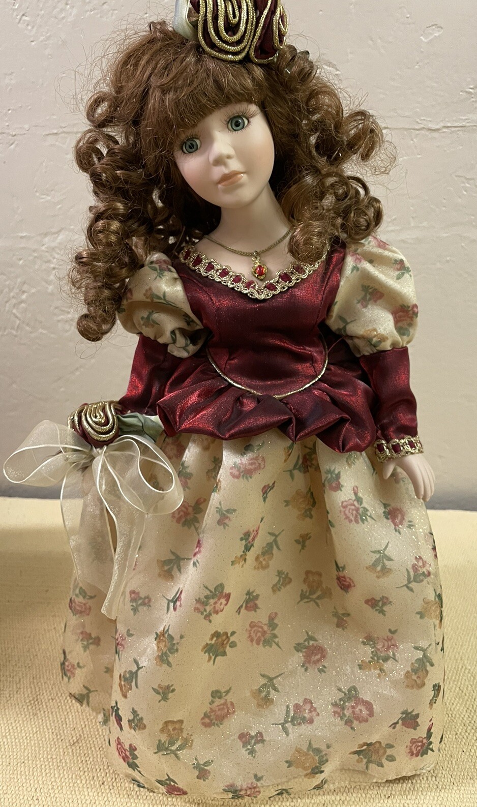 Porcelain doll, Early American clothes