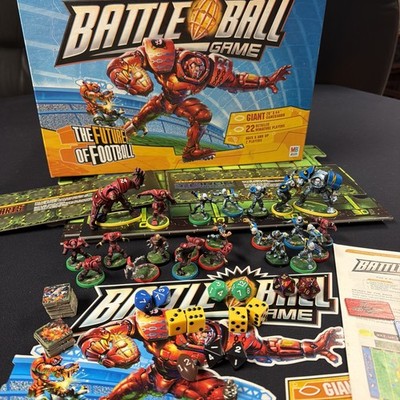 BATTLE BALL MB board game 2003 Dice Football 22 Miniatures Excellent *READ*