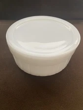 Vtg Federal Glass Milk Glass Round Refrigerator Dish With Lid 
