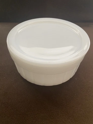 Vtg Federal Glass Milk Glass Round Refrigerator Dish With Lid
