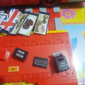LEGO 10258 London Bus Incomplete- Missing parts- read description