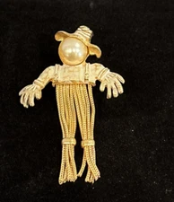 Articulated Emmons Gold Tone Fringed Scarecrow Faux Pearl Brooch Pin Autumn Fall