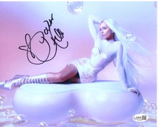 Paris Hilton signed 8x10 Photo Infinite Icon JSA Authentication