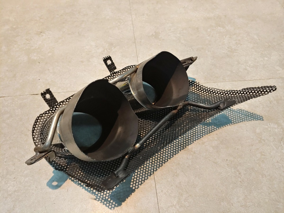 Maserati Levante Genuine Rear Bumper Exhaust Terminal Pair 