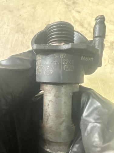 Mercedes-Benz Sprinter Fuel Injector A6460701487 - Picture 3 of 6