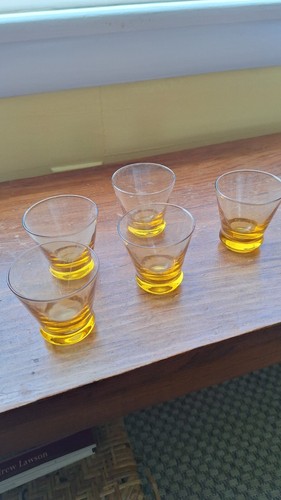 5 Vintage Cordial Schnapsgläser - bernsteinfarbenes Glas - Barware - Bild 2 von 4