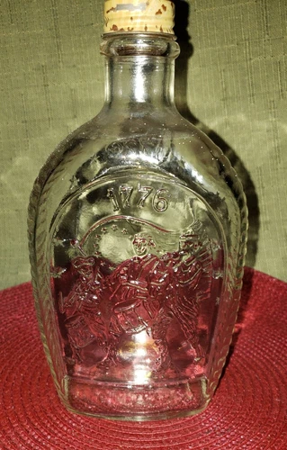 Vintage Log Cabin Syrup Glass Container, Embossed Bicentennial Fife Solider Band