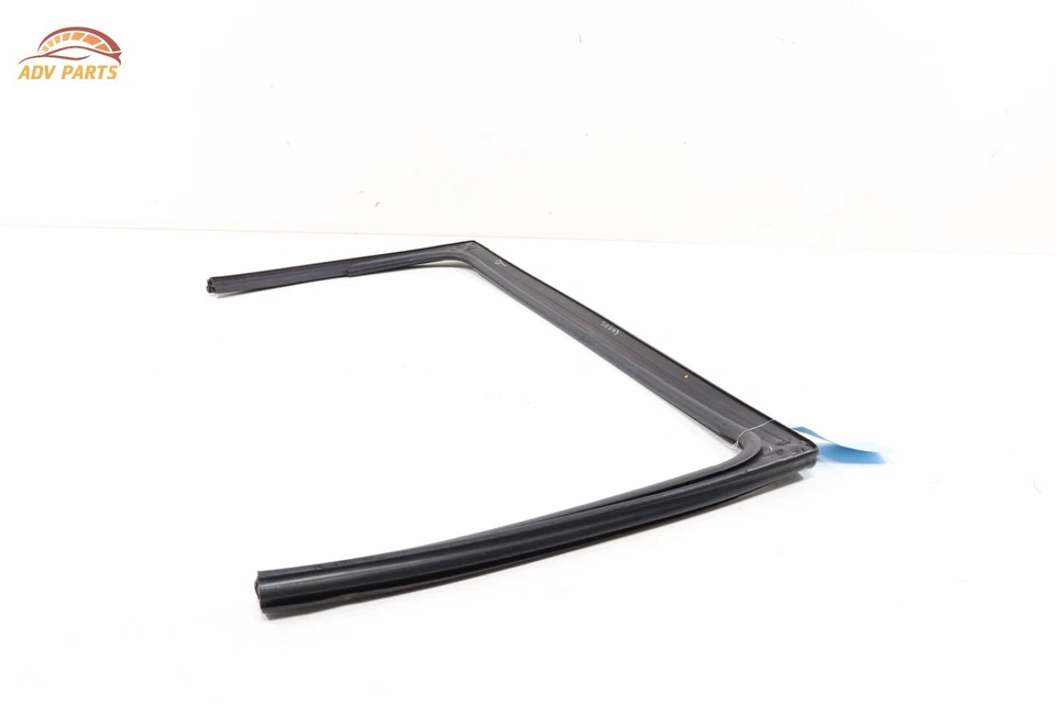 Chrysler Pacifica 2017-2024 puerta trasera izquierda corredera ventana canal de funcionamiento sello OEM Foto 2 de 4