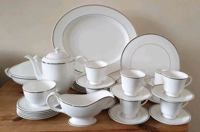 Royal Worcester Silver Jubilee Tasse, Untertasse, Teller, Terrine