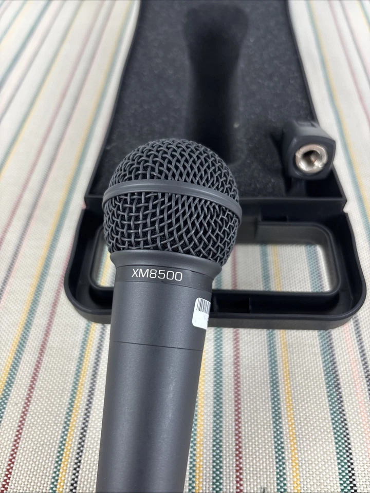 Behringer ULTRAVOICE XM8500 Dynamic Cardioid Vocal Microphone Case - Image 4 of 4
