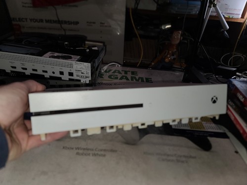 Xbox ONE S 1681 Top FAIR Cubierta-Intacta-Pegatina-Marcas-Agujero Sucio-Interior USADO-Exacto 2 - Imagen 7 de 22
