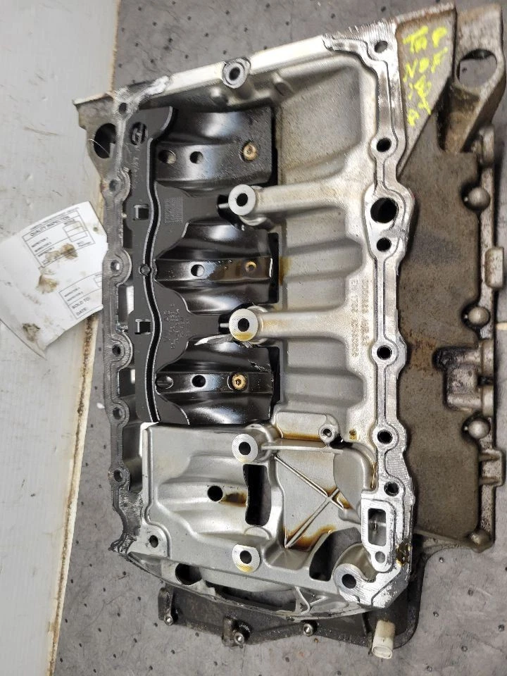 Cacerola de aceite 2,0 L superior para 17-22 AUDI Q7 1630671 Foto 4 de 4