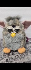 Juguete de colección Tiger Furby Electronics 70-800 1998 piel gris orejas rosas ojos gris azulados